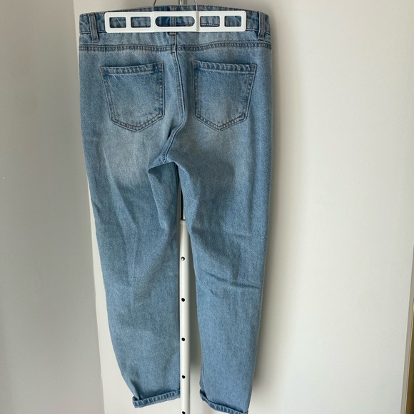 Mom Jeans - Picture 4 of 4